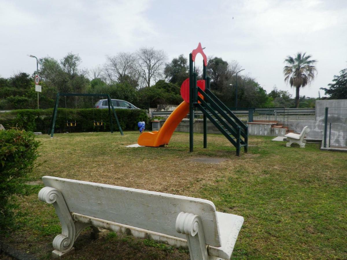 Pietre Nere Aparthotel Giardini Naxos Exteriör bild