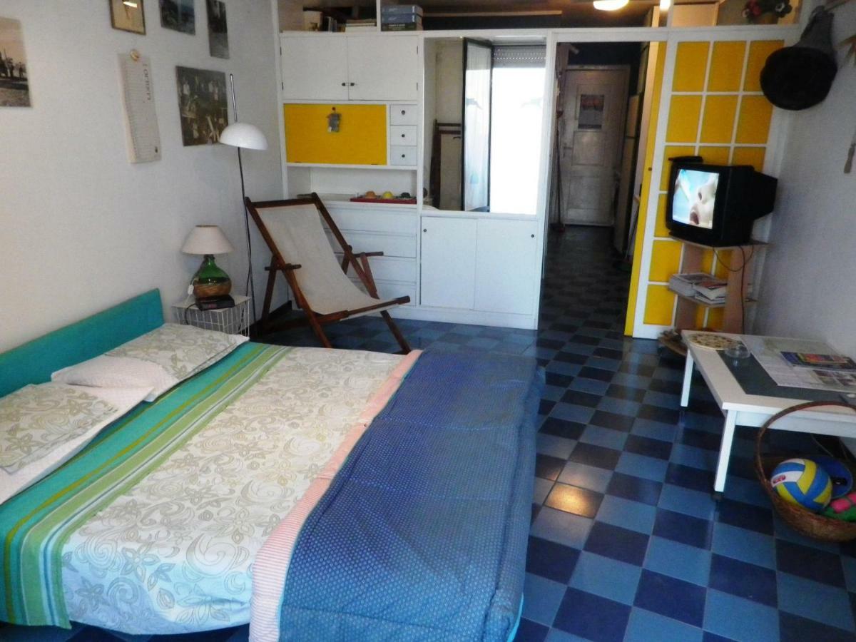 Pietre Nere Aparthotel Giardini Naxos Exteriör bild